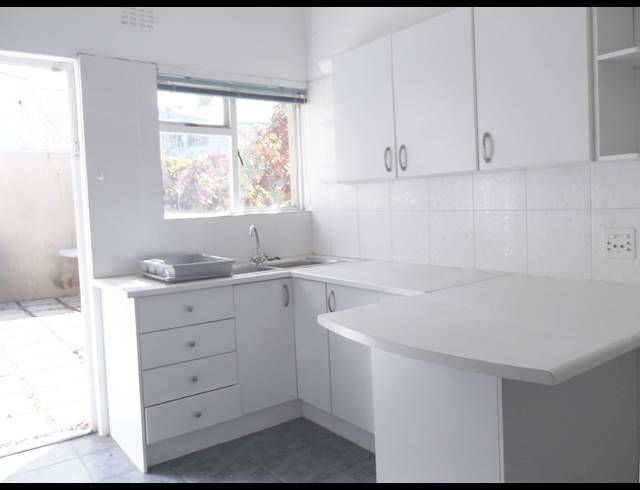 4 bed property to rent in WOODSTOCK